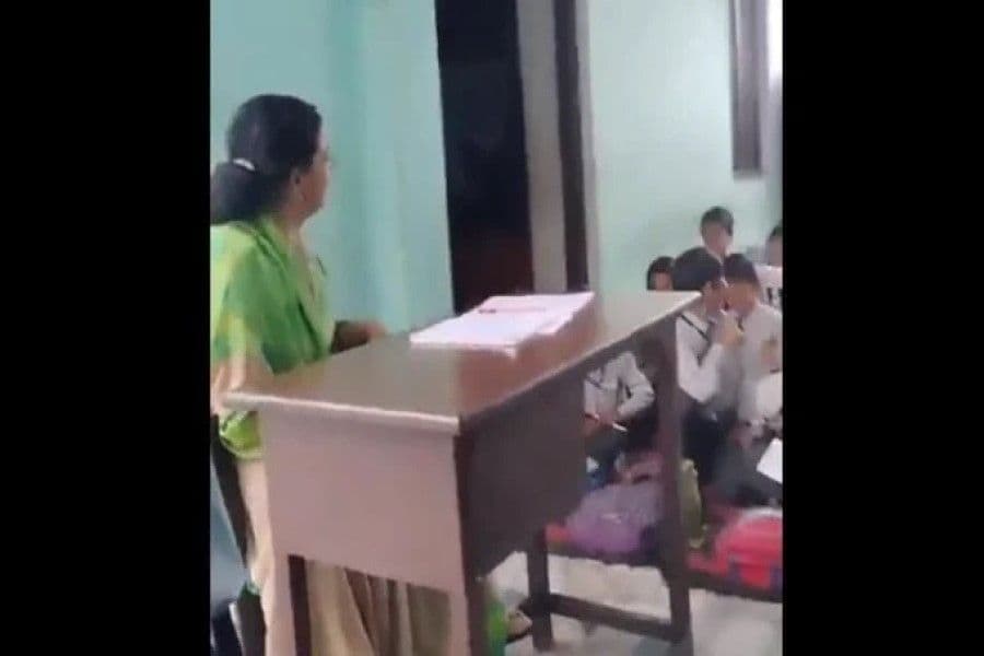 जो समाज अपराध को अपराध न कहे, उसका पतन निश्चित है!